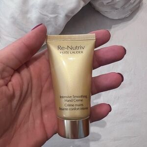 Intensive smoothing Hand crème by Estée Lauder